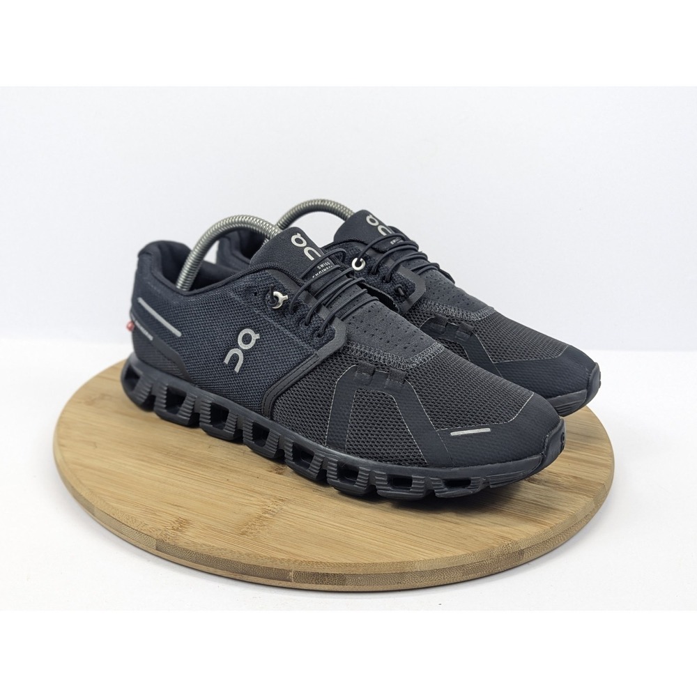 On Cloud 5 Shoes Black Womans Size 10 Running Sneakers Work Out Travel Gym Jog
